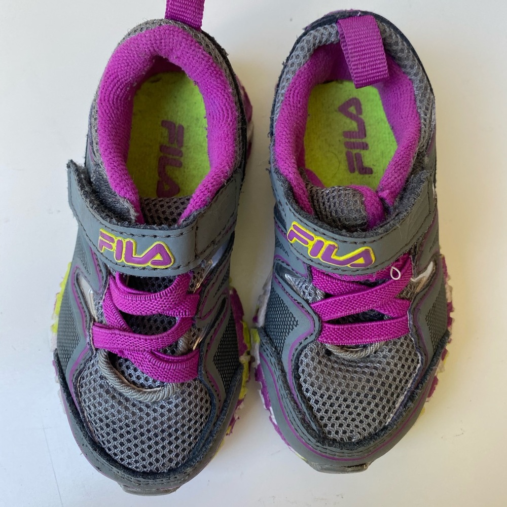 Fila Toddler Girls Size 6 Sneakers Athletic Shoes
